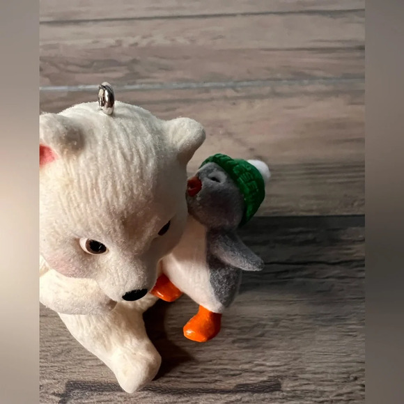 Hallmark NEW 2013 “Sharing A Secret” Christmas 13th in Snowball & Tuxedo series - Picture 4 of 10